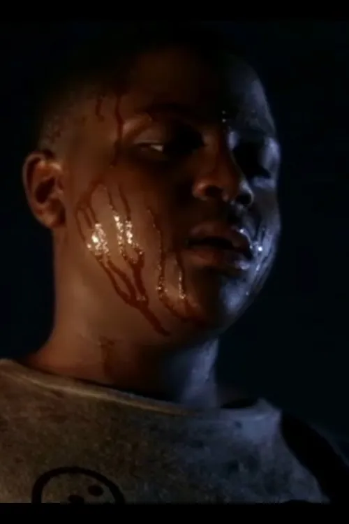 Cody J. Dixon interpreta a Jahmor en ‘01 Escalade