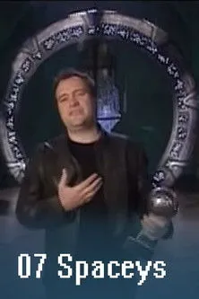 Jonathan Llyr interpreta a Presenter en 07 Spaceys