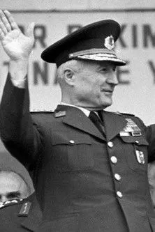 Orhan Birgit interpreta a Self en 12 Eylül: "Günlerin O Gün Getirdiği..."