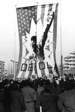 Alparslan Türkes interpreta a Self en 12 Mart: Başkaldırı