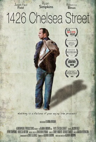 Jason Paul Field interpreta a  en 1426 Chelsea Street