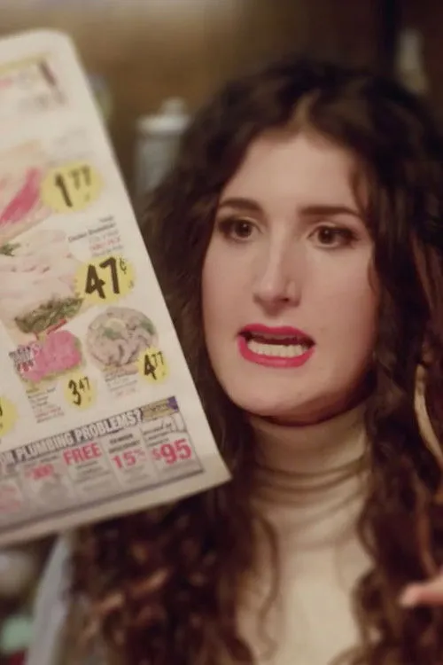 Kate Berlant interpreta a en 555: Mom