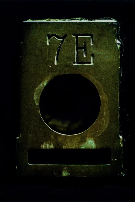 Ella Lentini interpreta a Kate en 7E