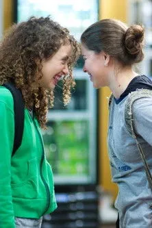 Joana Lapa interpreta a  en A Arte de Andar Pelas Ruas de Brasília