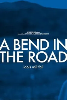 Aaron McGregor interpreta a Josh en A Bend in the Road