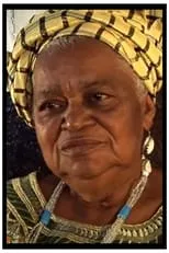 Mãe Beata de Iemanjá interpreta a Mãe Beata de Iemanjá en A Boca do Mundo - Exu no Candomblé