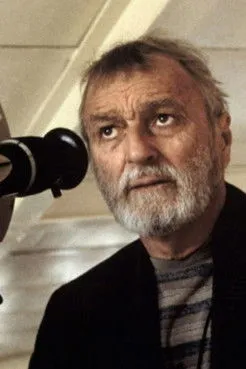 Vilmos Zsigmond interpreta a Self en A Cinematic Life: The Art and Influence of Conrad Hall