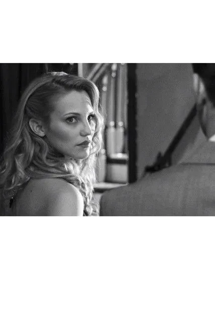 Lennie Hsiao interpreta a  en A Dame Called Humidity