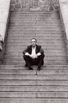 Luciano Chirolli interpreta a en A Escada