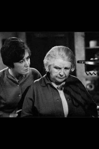 David Webb interpreta a Frank en A Game, Like, Only a Game