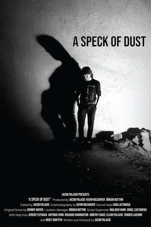 Jacob Palacio interpreta a Jacob en A Speck of Dust