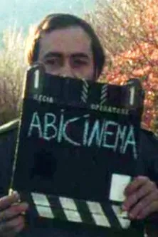 Giuseppe Bertolucci interpreta a Self en Abicinema