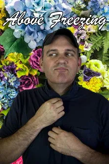 Mike O'Malley interpreta a Artie en Above Freezing