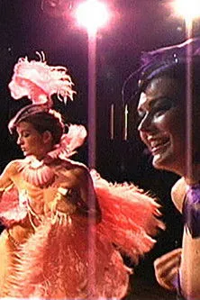 Anna Curtis interpreta a Anne en After An Autumn Day That Felt Like Summer