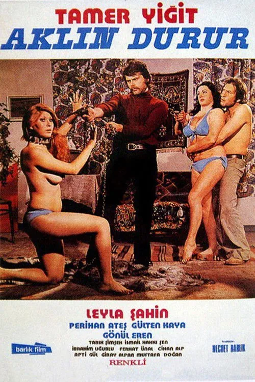 Cihan Alp interpreta a en Aklın Durur