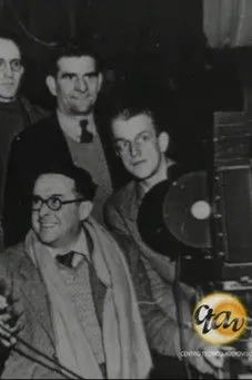 Alberto Cavalcanti interpreta a Self en Alberto Cavalcanti