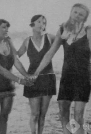 Stephan Rosti interpreta a  en البحر بيضحك