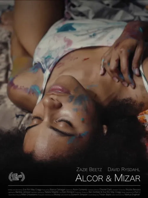 Zazie Beetz interpreta a  en Alcor & Mizar