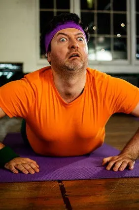 Matt Houlihan interpreta a Alex en All Stretched Out