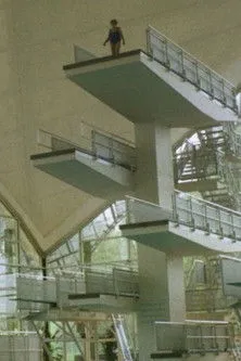 Johannes Jannasch interpreta a en Am Ende sind wir alle Gesang