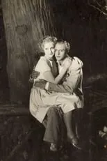 Portada de Am Rüdesheimer Schloss steht eine Linde