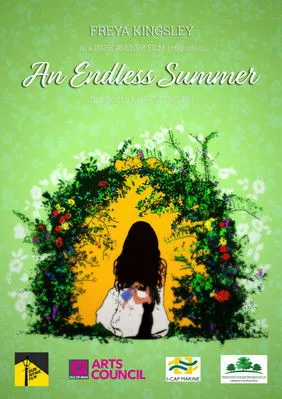 Freya Kingsley interpreta a Emily (mother) en An Endless Summer