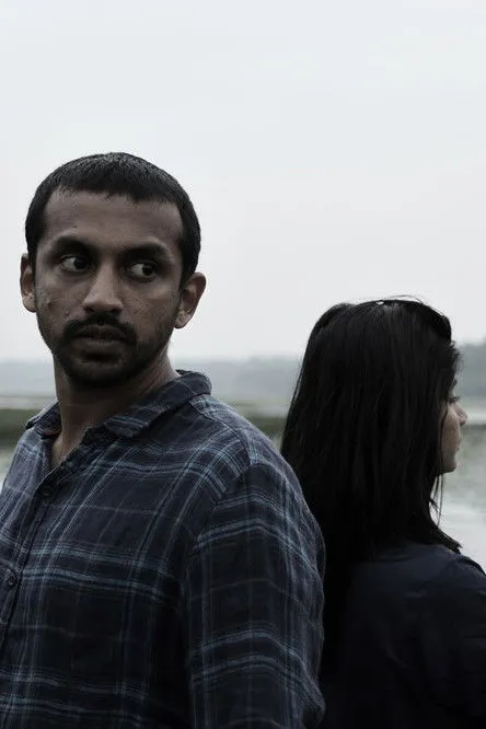 Póster de ആനന്ദ് മോണാലിസ മരണവും കാത്ത്