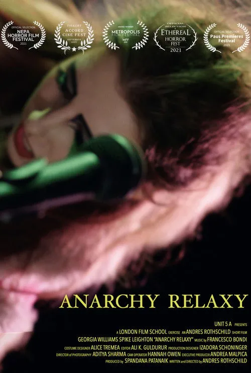 Spike Leighton interpreta a Jake en Anarchy Relaxy
