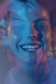 Thomas Kaschel interpreta a Birk en And the Beat Goes On