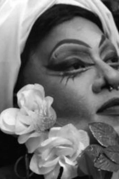 Malayka SN interpreta a en Antígona Pajubá