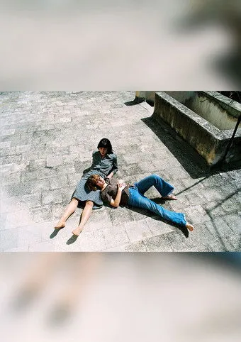 Carla Fuhr interpreta a Girl en Αντιλόπη