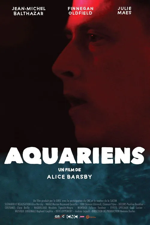 Julie Maes interpreta a La mère en Aquariens