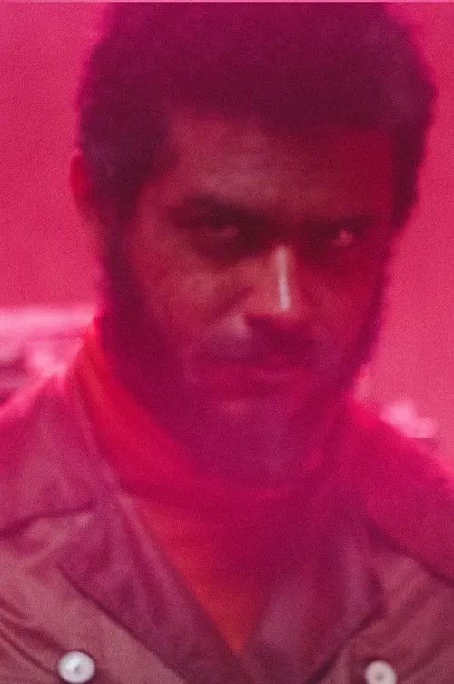 Chico Suzano interpreta a  en Aqui de Volta