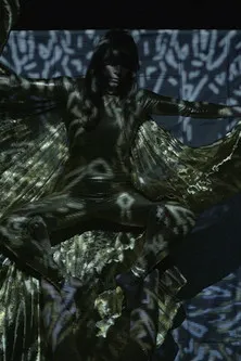 Jocie Adams interpreta a  en Arc Iris: Kaleidoscope