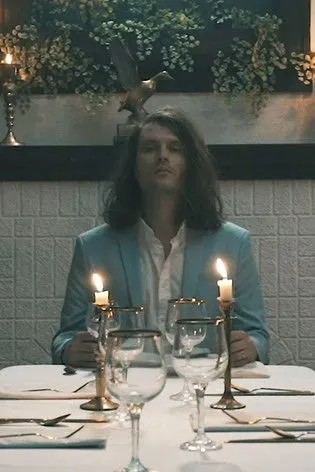 Jesse De Vorska interpreta a Moe Levine en Around the Corner