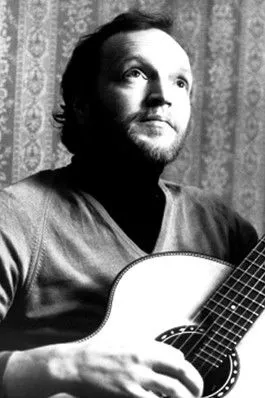 Vytautas Kernagis interpreta a en Atsiprašau