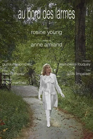 Rosine Young interpreta a Femme en blanc en Au bord des larmes