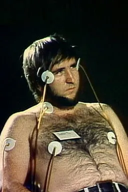 James L. Brooks interpreta a Paul Reynold en Audience Research