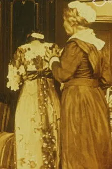 Edward Thomas interpreta a The Servant en Aunty's Romance