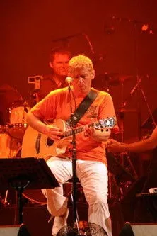 Wolfgang Ambros interpreta a Gitarre und Gesang en Austria 3 Wiesen 2006