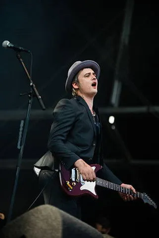 Pete Doherty interpreta a en Babyshambles: Best Kept Secret Festival