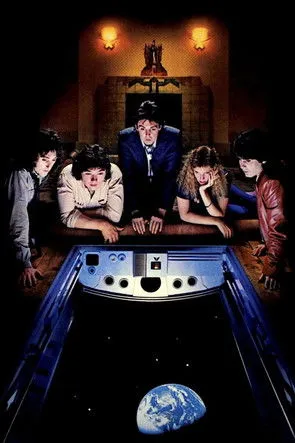 Steve Holley interpreta a Self en Back to the Egg