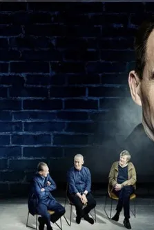 David Hare interpreta a Himself en Backstage: Ralph Fiennes Straight Line Crazy