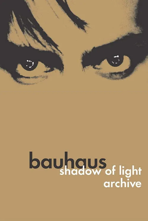David J interpreta a Himself en Bauhaus: Shadow of Light & Archive