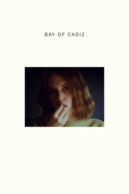 Maya Hawke interpreta a Woman en Bay of Cadiz