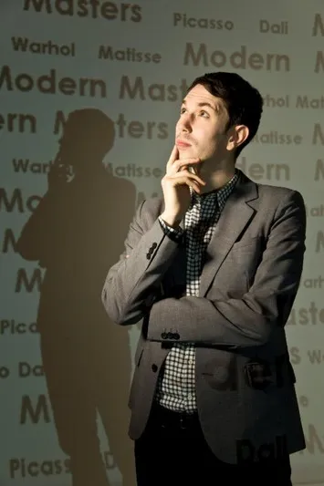 Alastair Sooke interpreta a Broadcaster en BBC One - Modern Masters TV docu-series