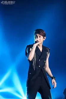 Yong Jun-hyung interpreta a  en Beast - Beautiful Show 2014