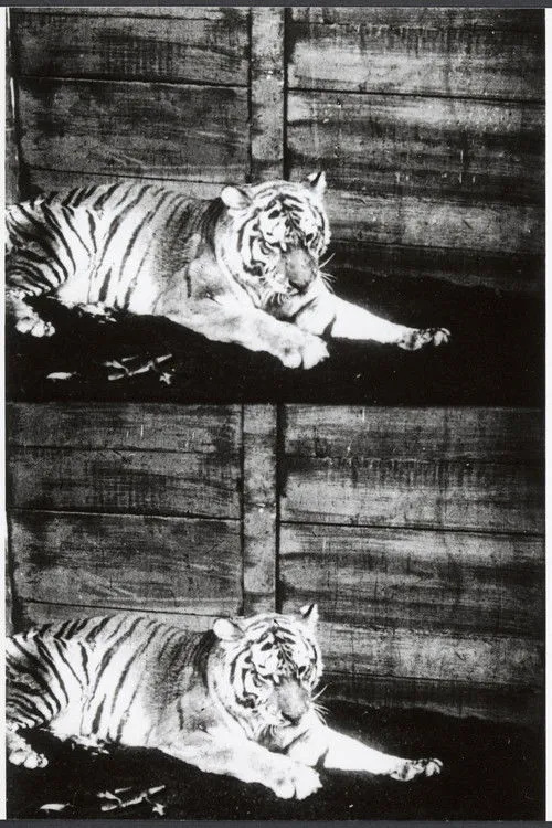 Vinnie Burns interpreta a  en Beasts of the Jungle