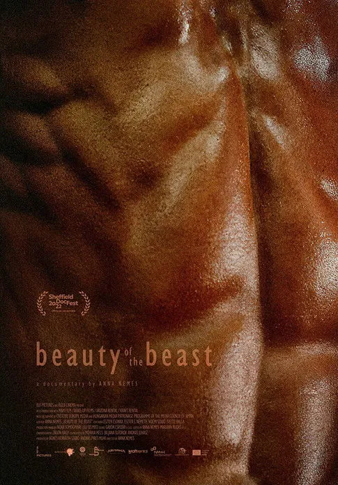 Eszter Csonka interpreta a Self en Beauty of the Beast