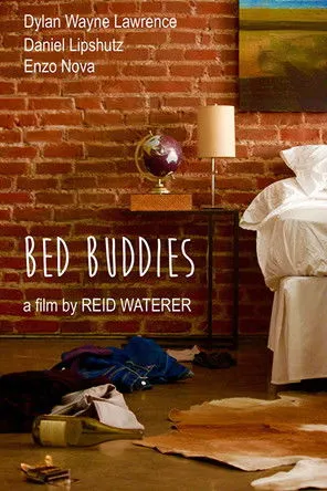Enzo Nova interpreta a  en Bed Buddies